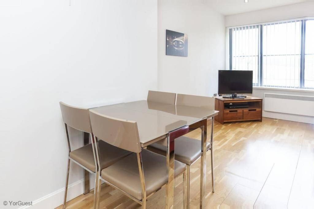 Apartment 12 Popeshead Court York Exteriör bild