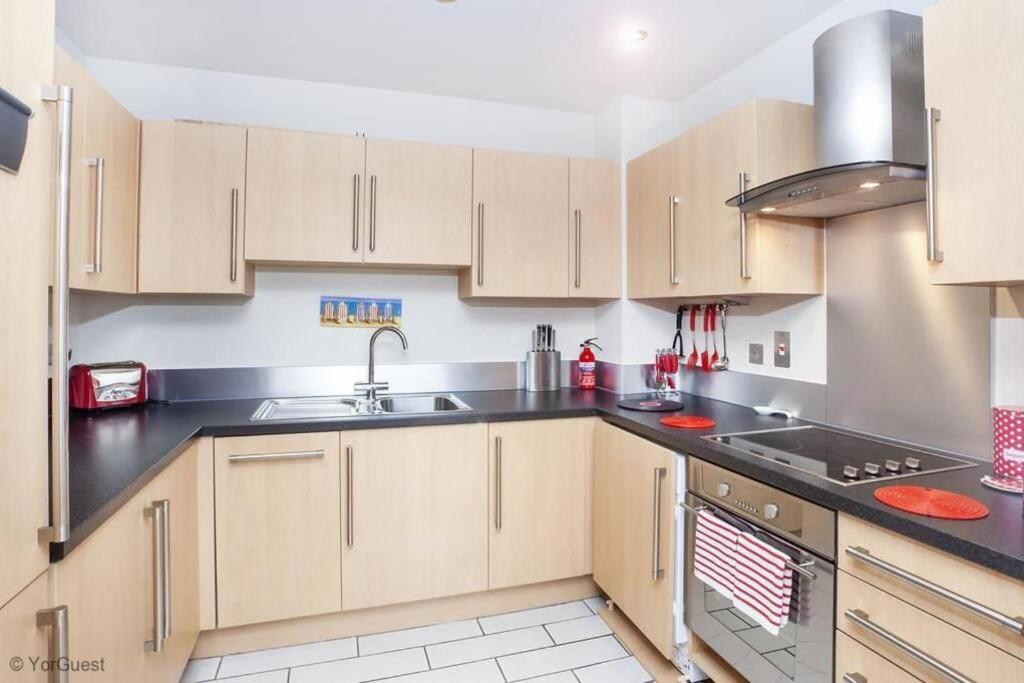 Apartment 12 Popeshead Court York Exteriör bild
